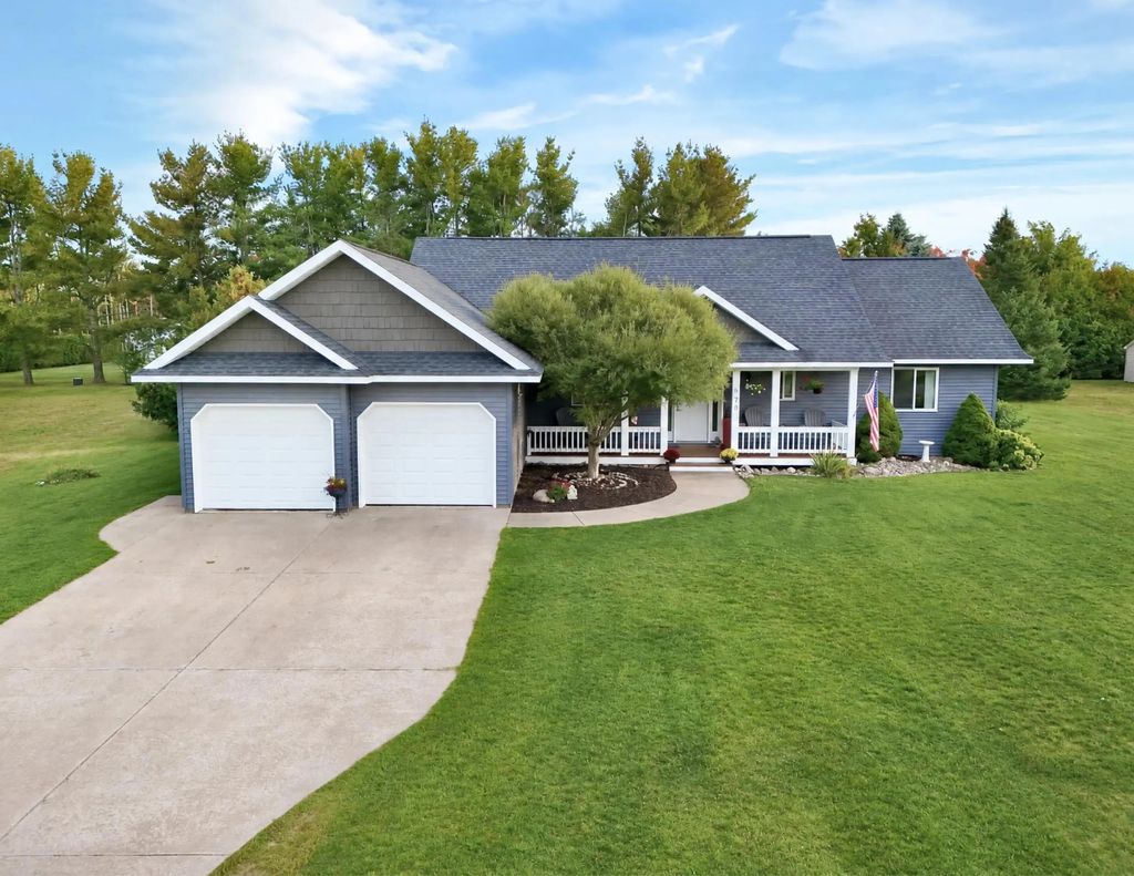 570 Berkshire Lane, Gaylord