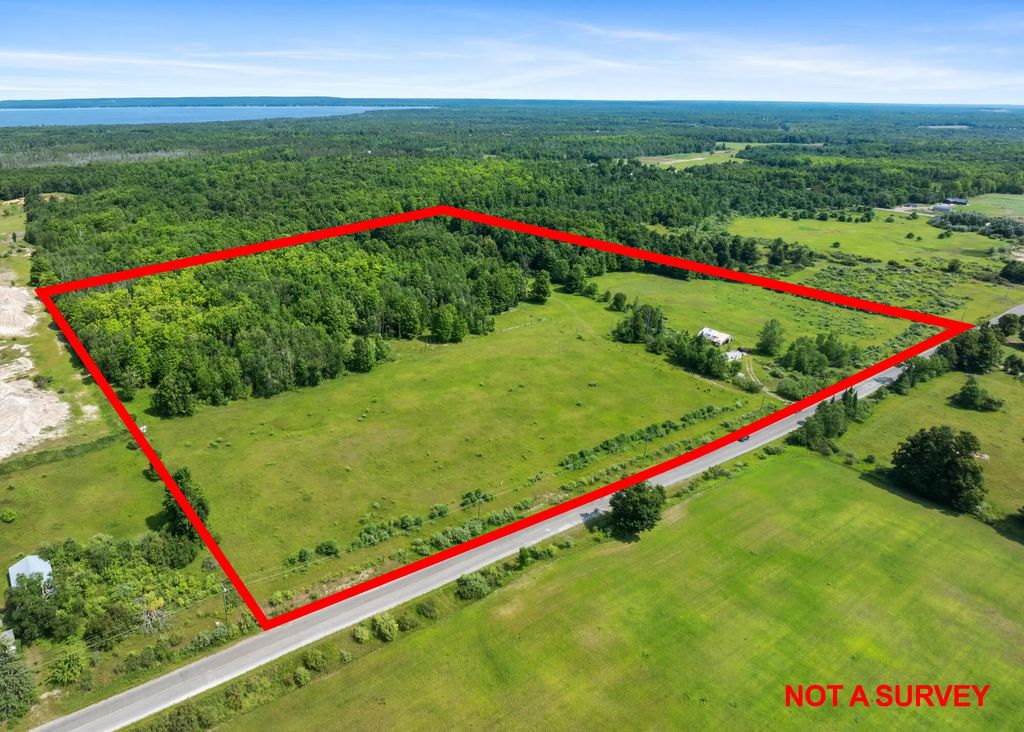 10695 Hutchinson Highway, Onaway