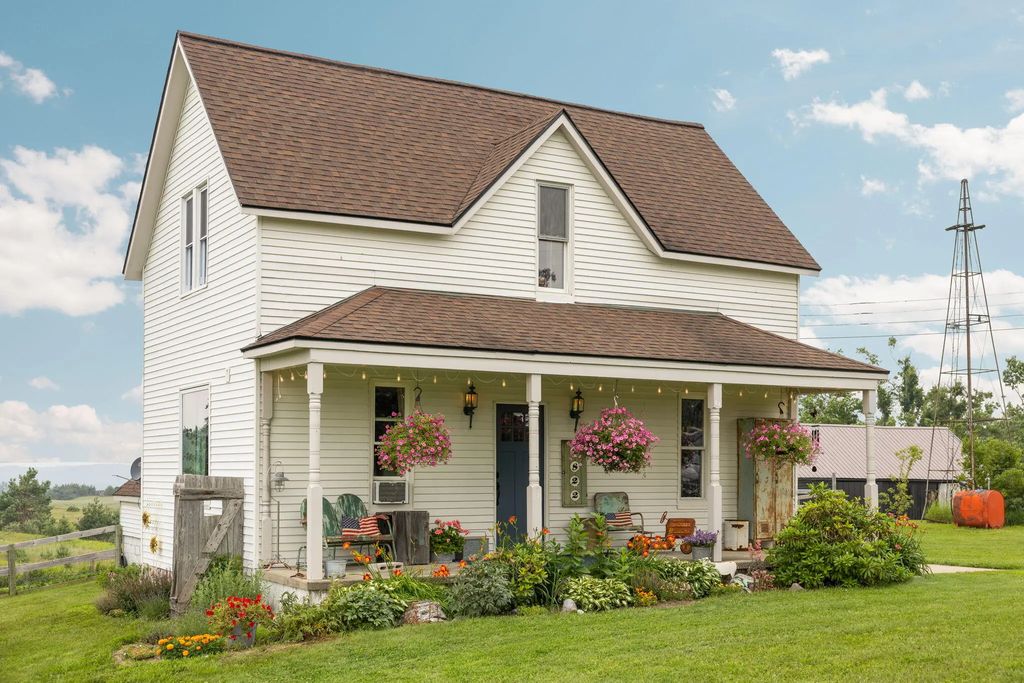 2822 Kujawa Road, Gaylord