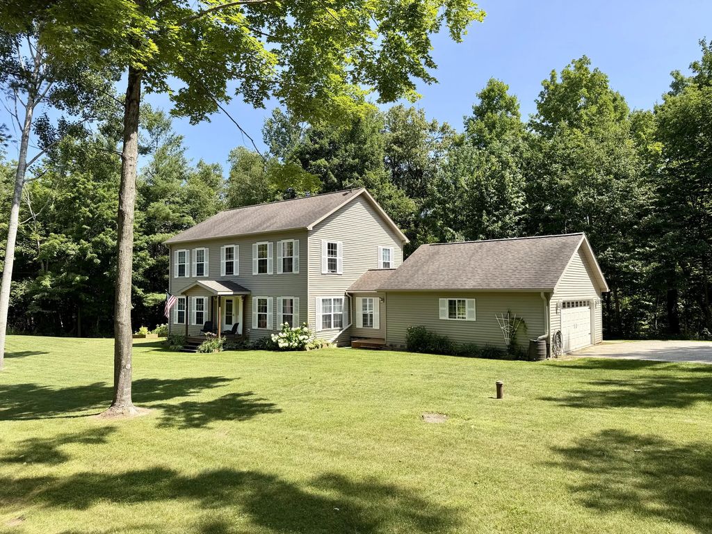3612 River Rest Road, Cheboygan