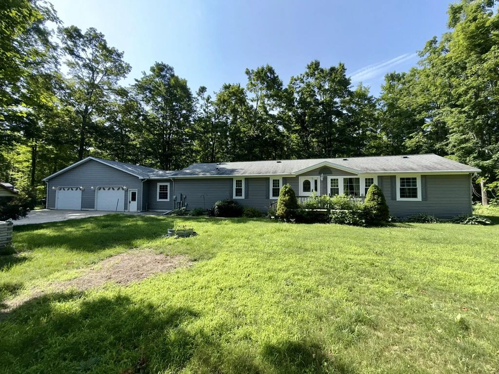 3585 Hale Trail, Frederic