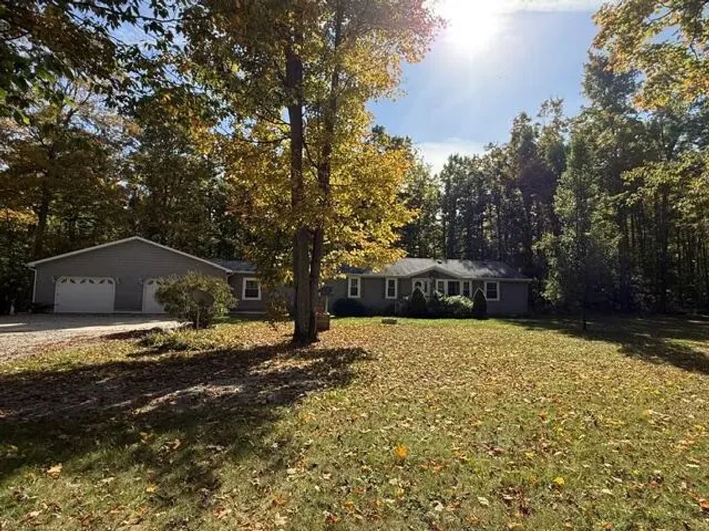 3585 Hale Trail, Frederic