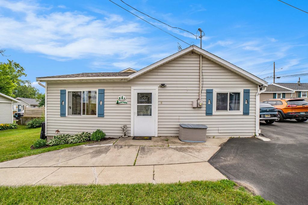 6366 W Houghton Lake Drive #6, Houghton Lake