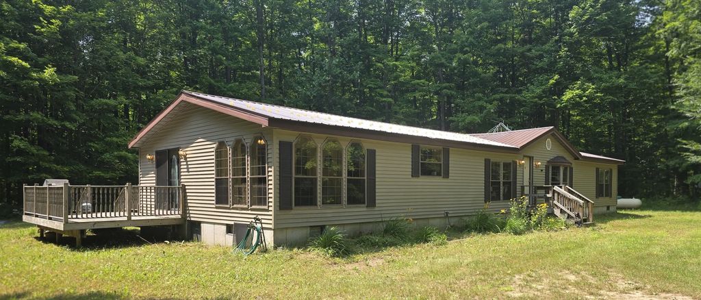 8494 Starvation Lake Road, Mancelona