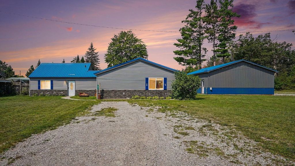 601 Pine Lane, Mio