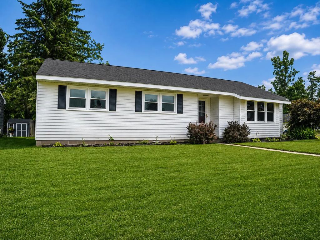 401 S Maple Avenue, Gaylord