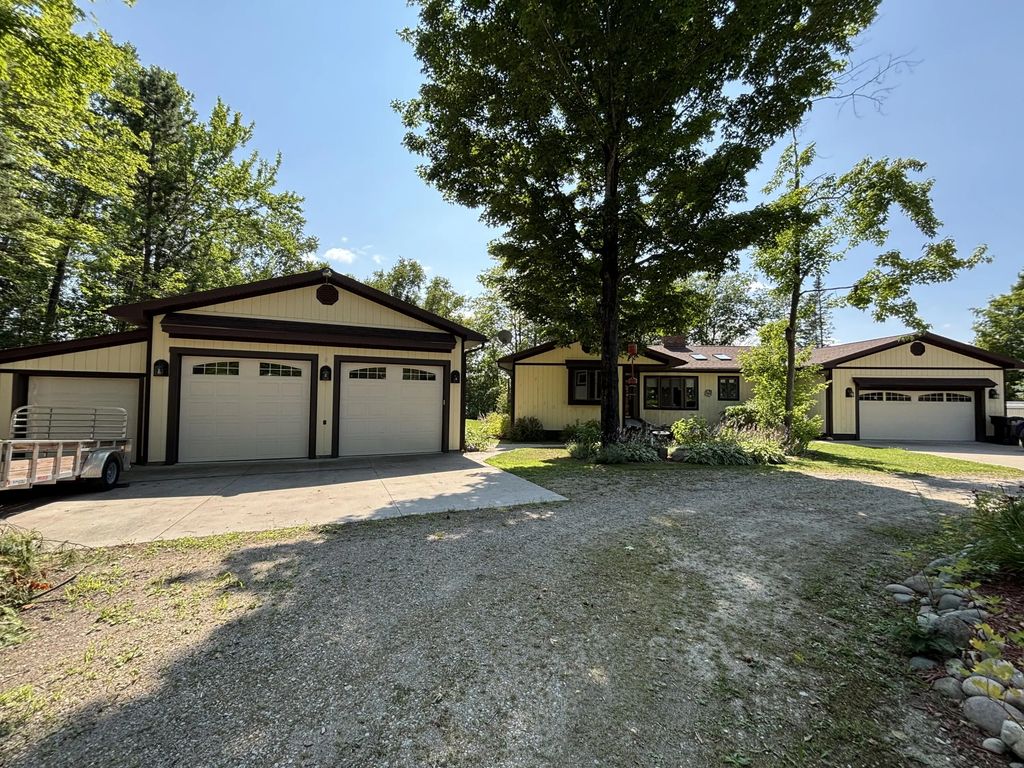 6494 Silver Rock Highway, Millersburg