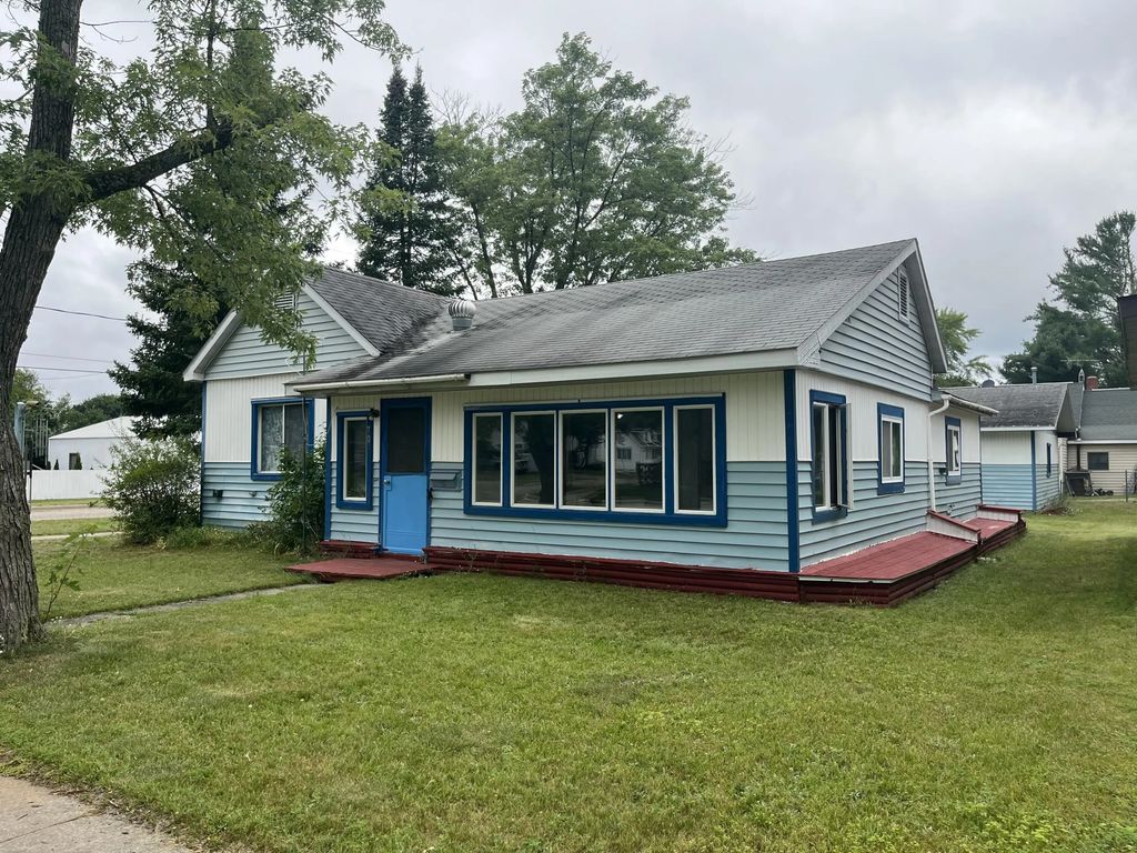 701 Ogemaw Street, Grayling