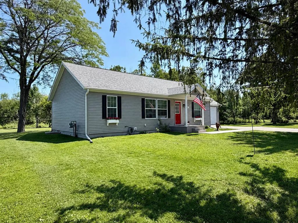 549 Garfield Avenue, Cheboygan