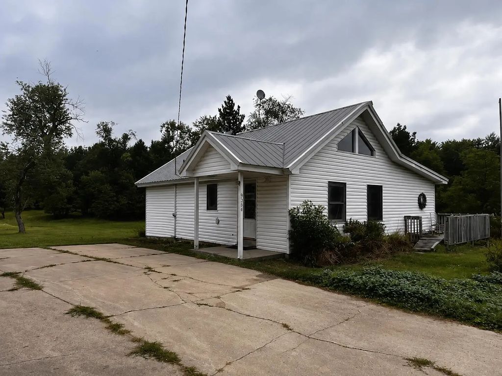 7204 Okemos Trail, Gaylord