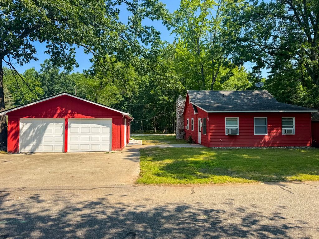 113 Lakeview Avenue, Houghton Lake