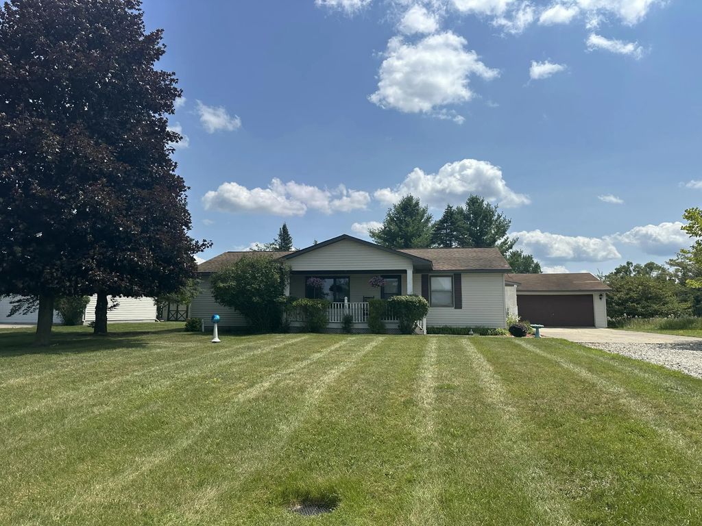 1624 Linksview Way, Gladwin