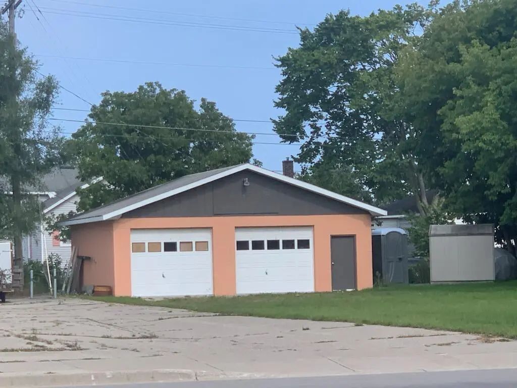 629 & 635 W Chisholm Street, Alpena