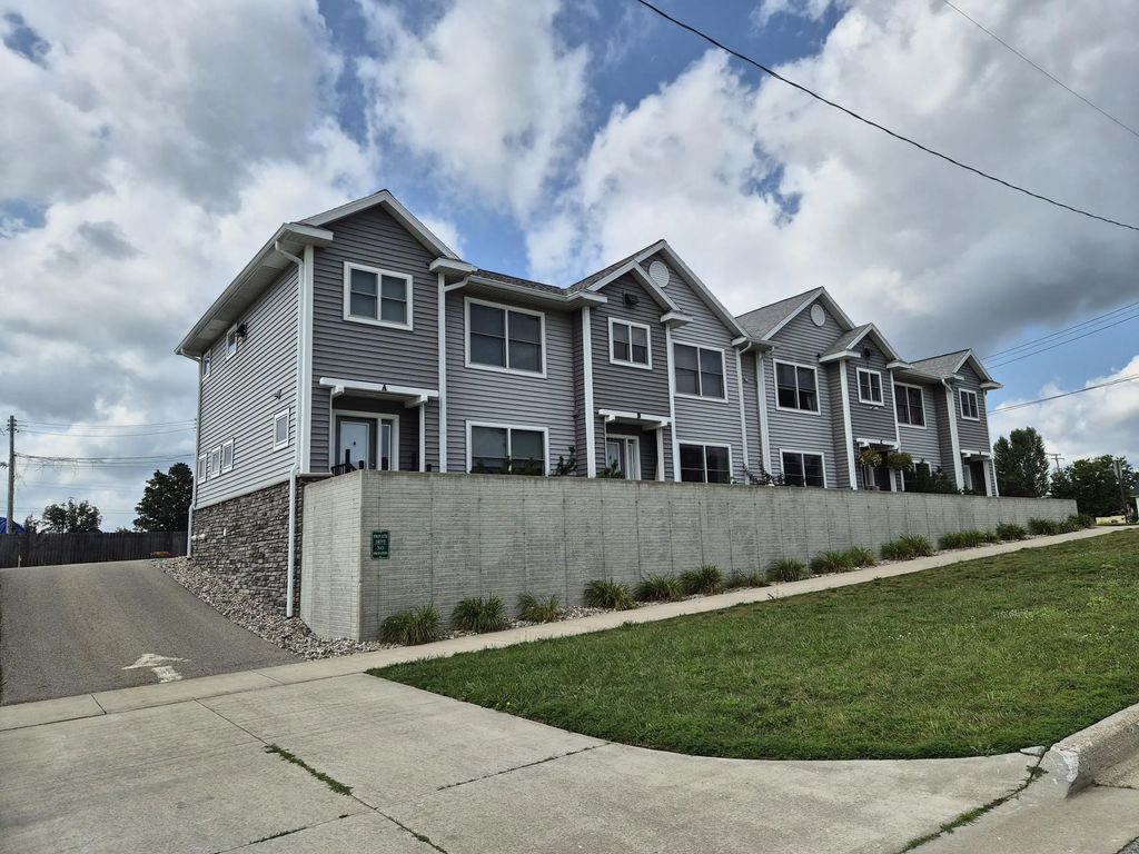 209 Peninsular Avenue Unit A, Grayling
