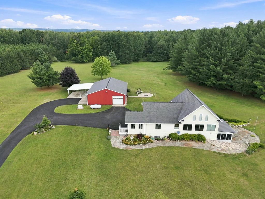 8099 Greenwood Road, Gladwin