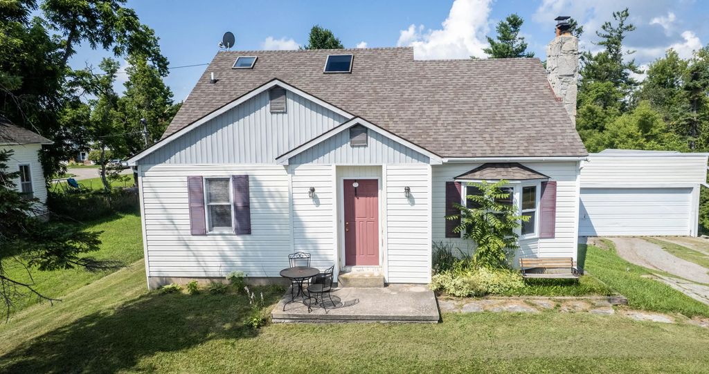 722 S Huron Street, Cheboygan