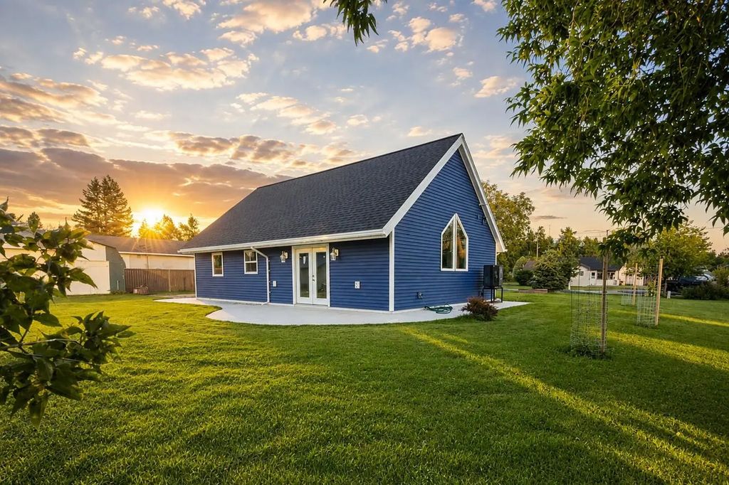 415 George Street, Cheboygan