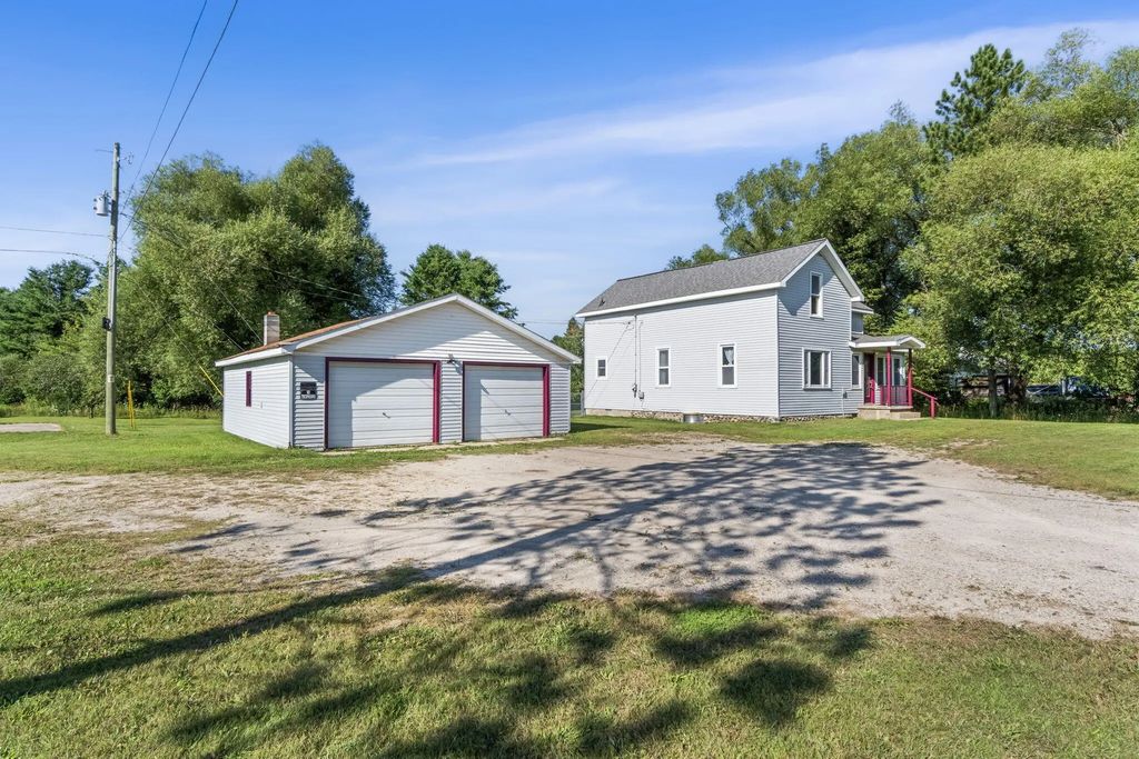 2054 E Levering Road, Cheboygan