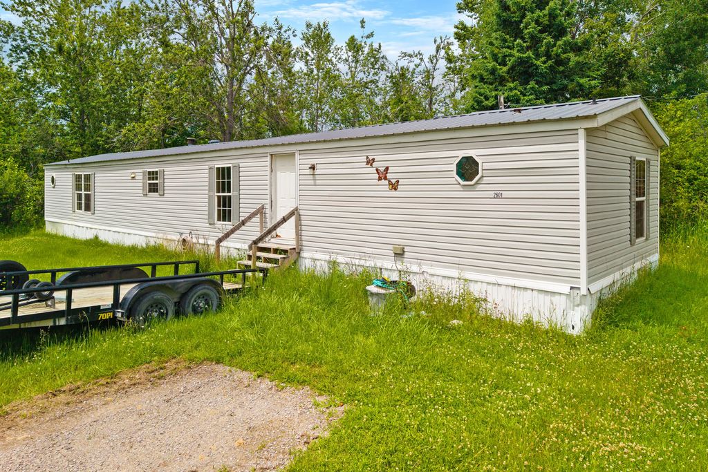 2601 E Swede Road, Spruce