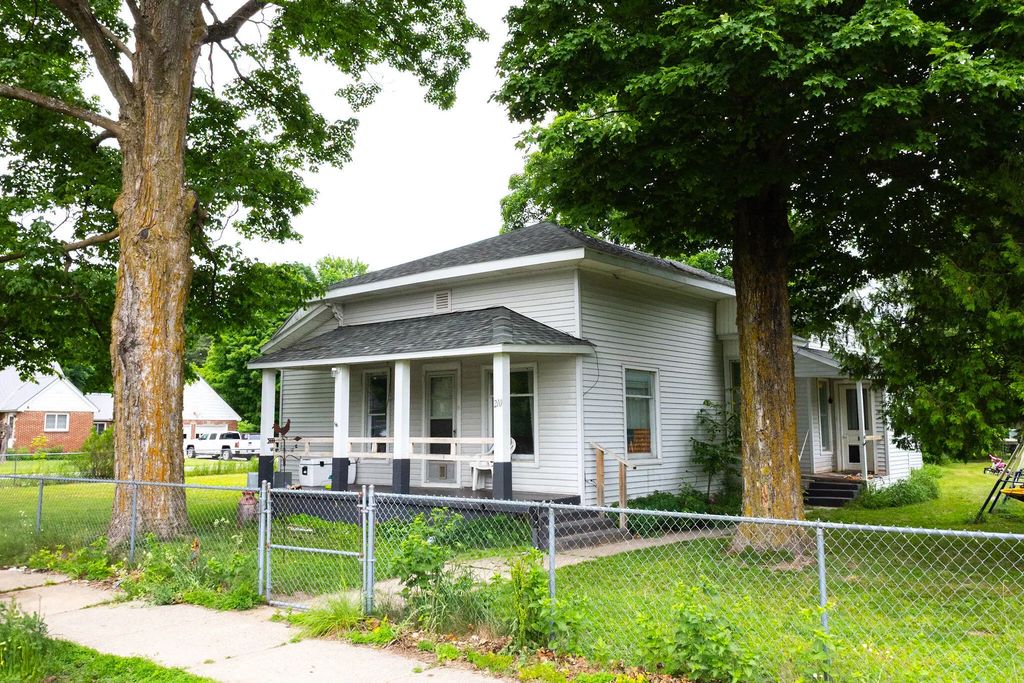 210 N Maple Street, Mancelona