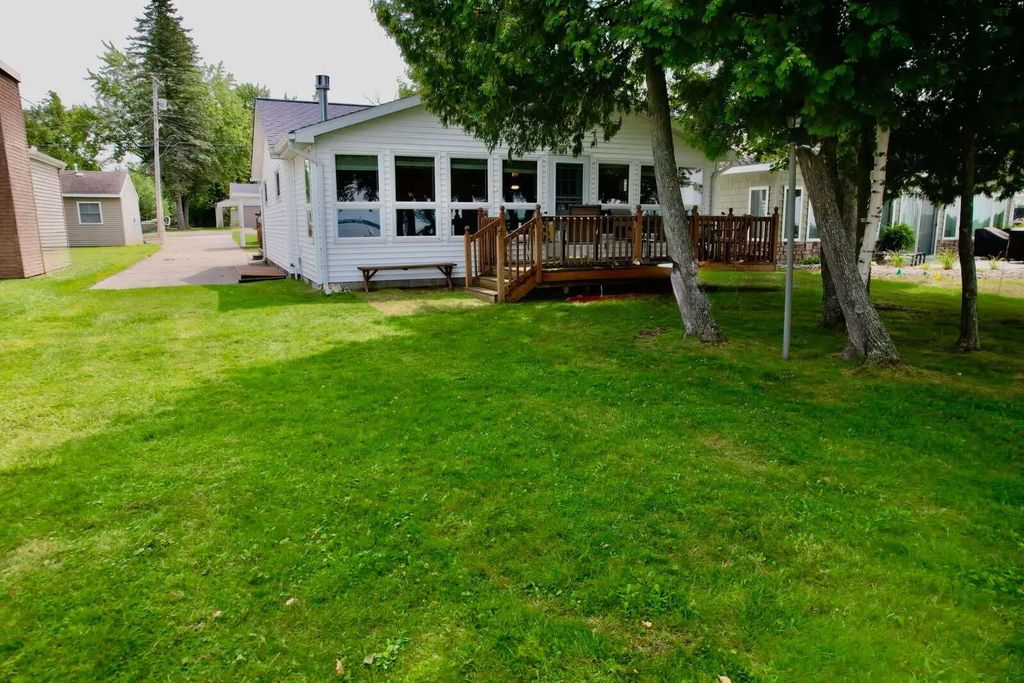 3381 Long Point Drive, Houghton Lake