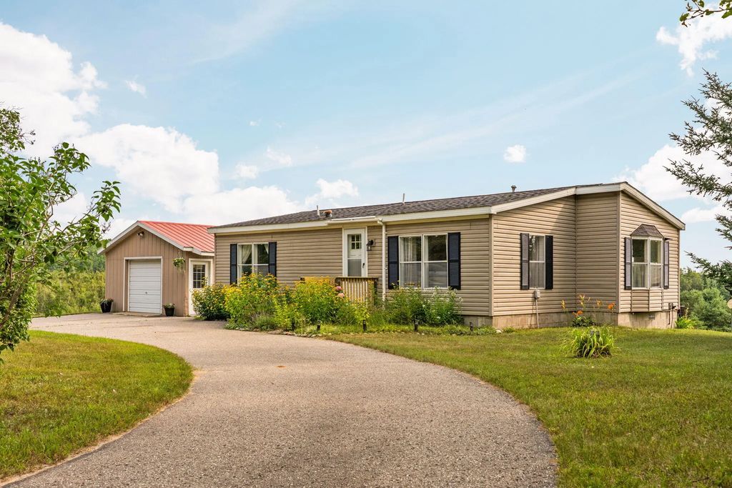 871 Sparr Road, Gaylord