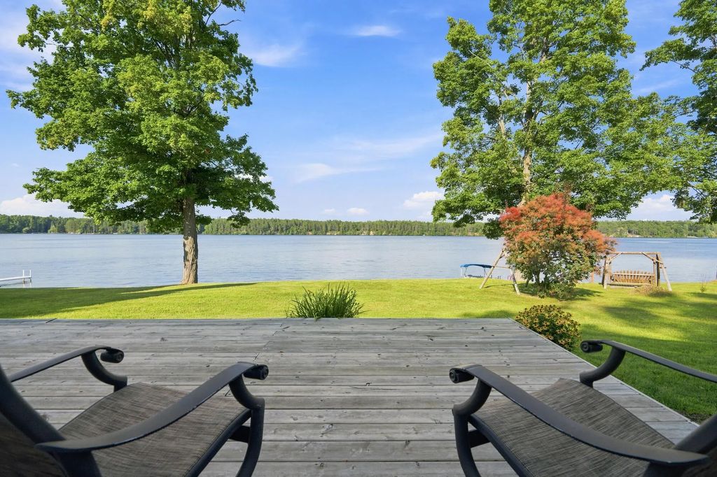 4852 Hiawatha Drive, Cheboygan