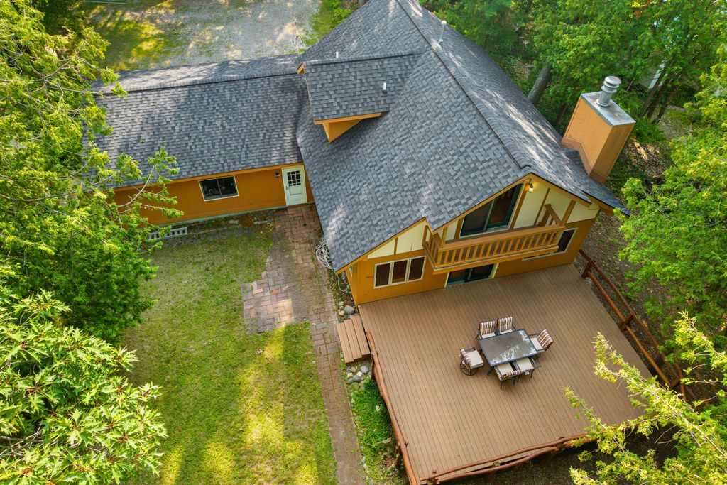 6413 Bear Springs Road, Hubbard Lake