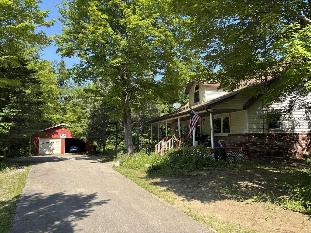 22514 U.s. 23, Presque Isle