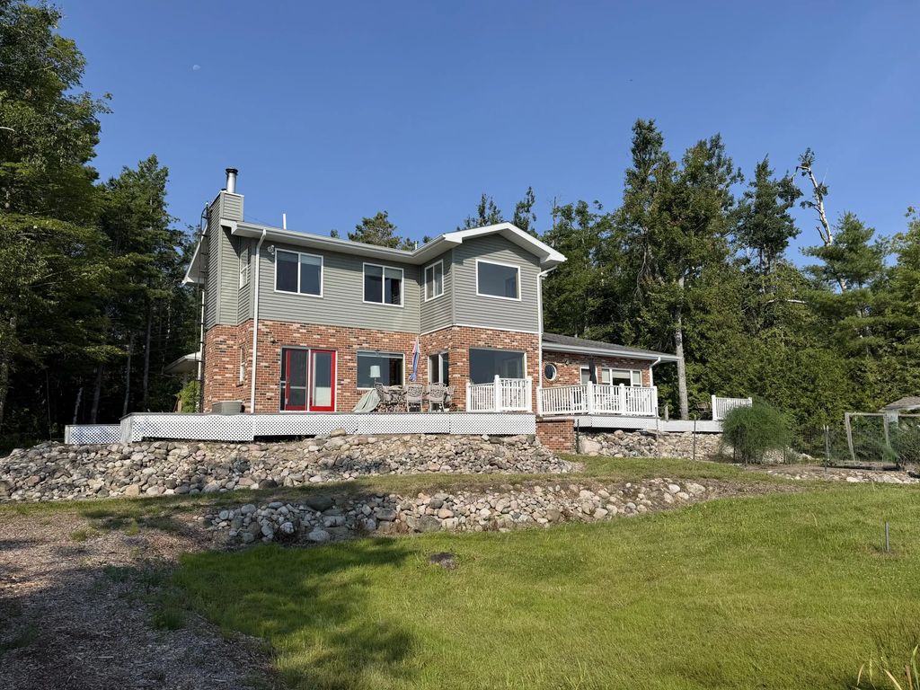 18439 Iroquois Lane, Ocqueoc