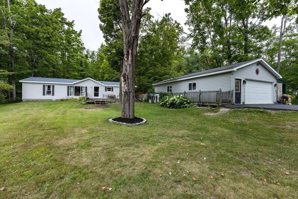 6903 Tim Buck Trail, Cheboygan