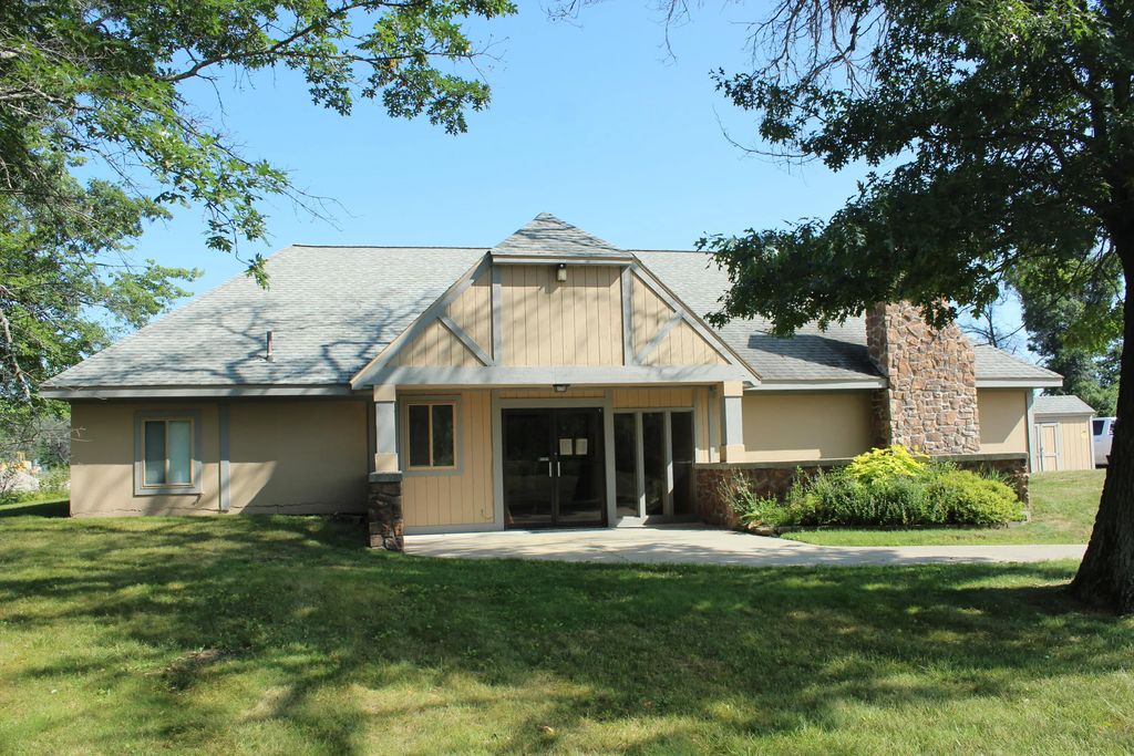 6838 Michigan 93, Grayling