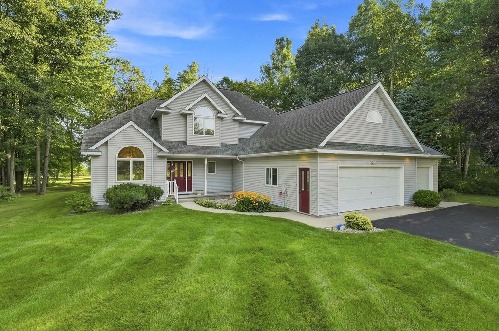 129 Questview Drive, Houghton Lake