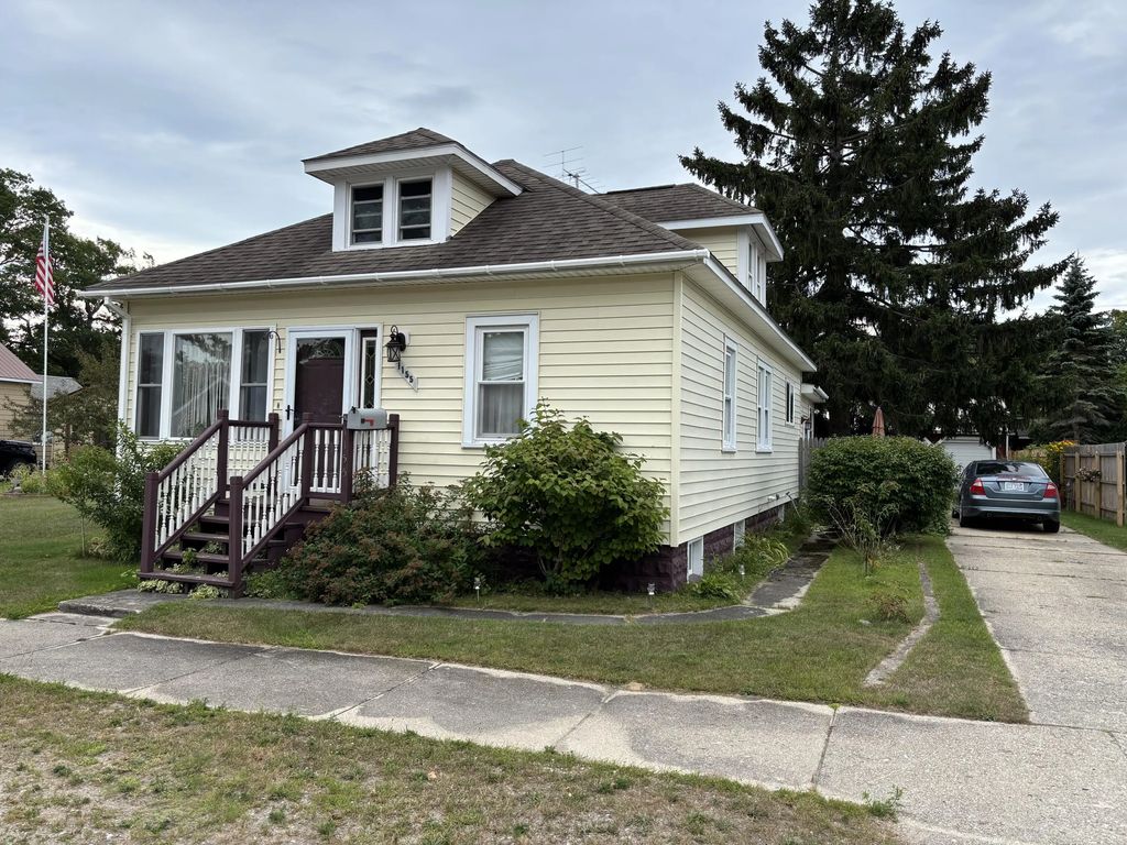 1155 Dettloff Street, Rogers City