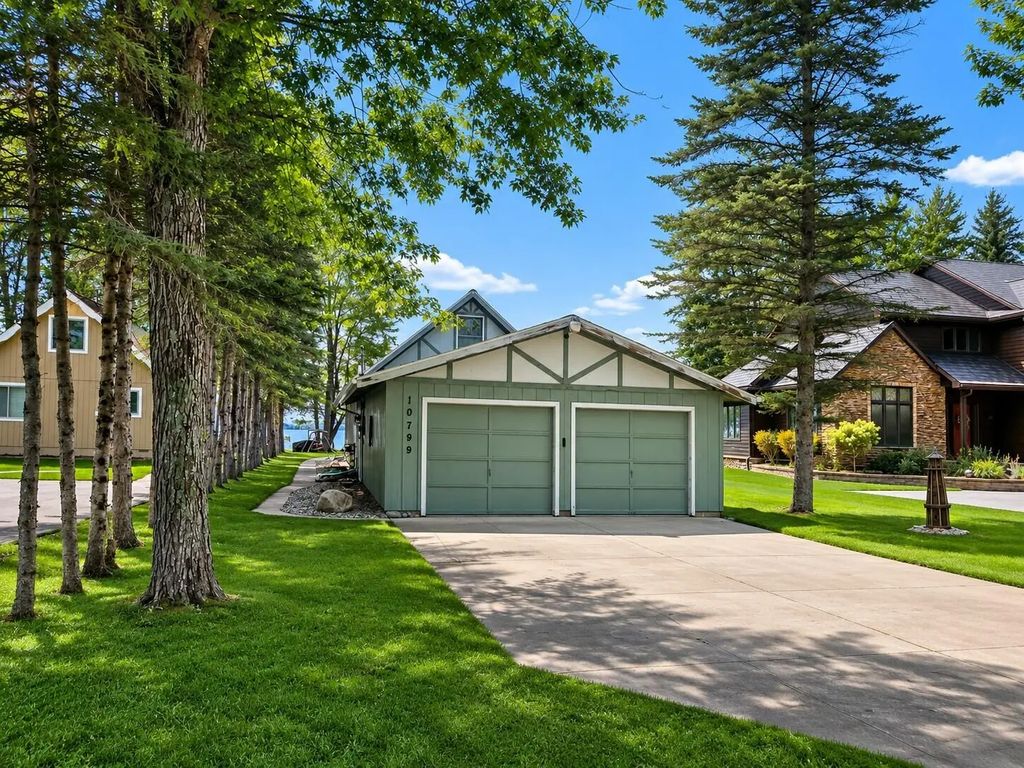 10799 E Houghton Lake Drive, Houghton Lake