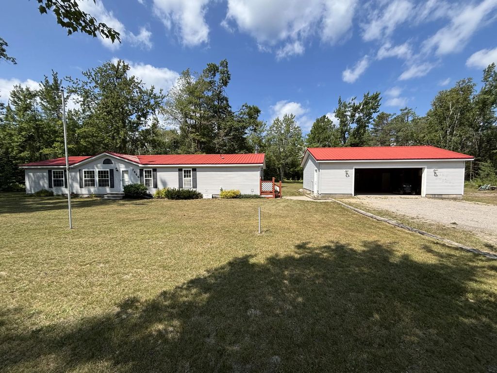 7985 E Us 23 Highway, Cheboygan