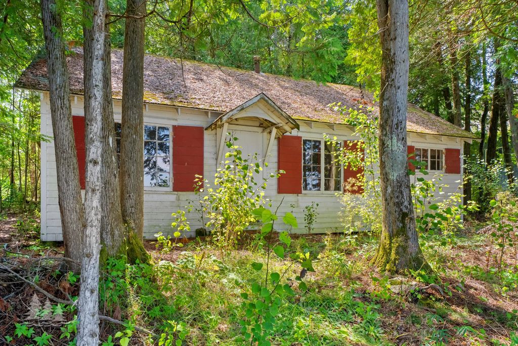 2262 Verlinden Drive, Cheboygan