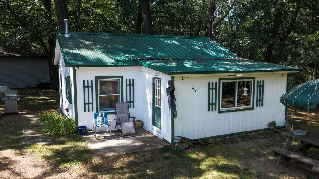 7521 John R Court, Lake