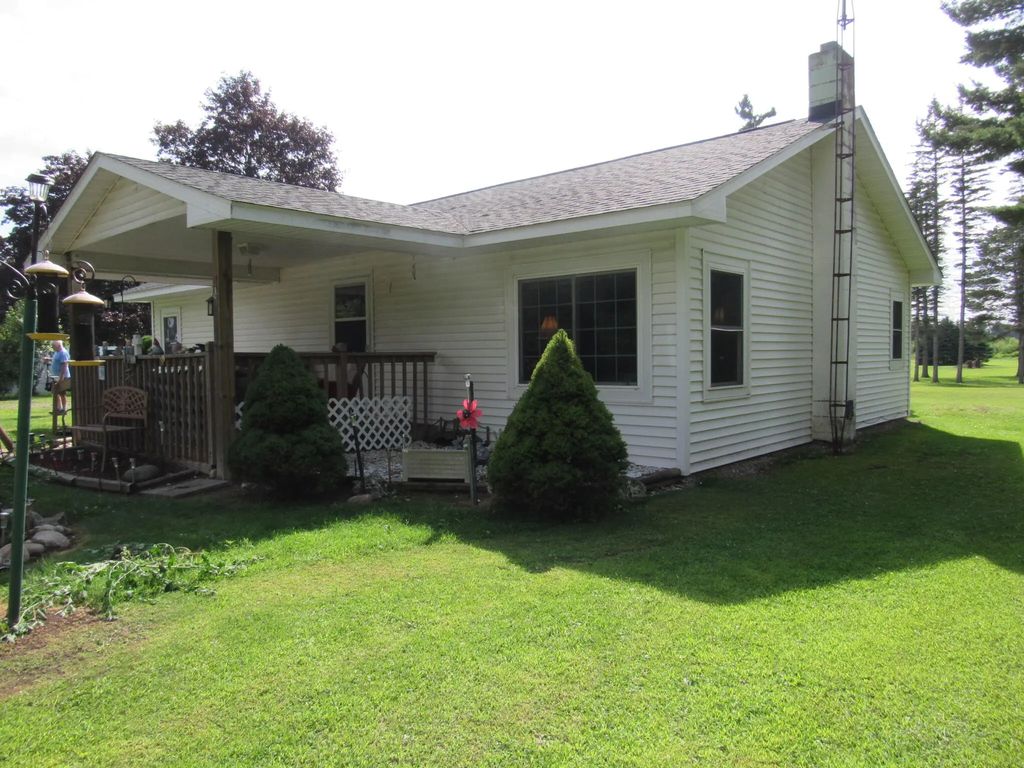 7840 M 65 South, Lachine