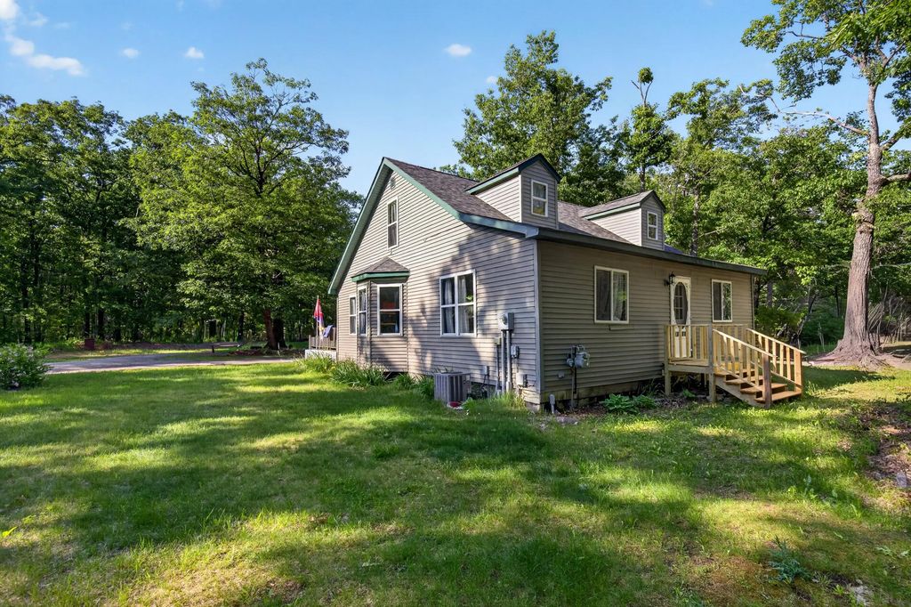 5658 E Numbers Road, Topinabee