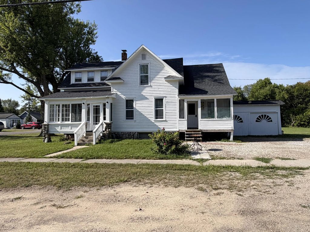 300 S D Street, Cheboygan