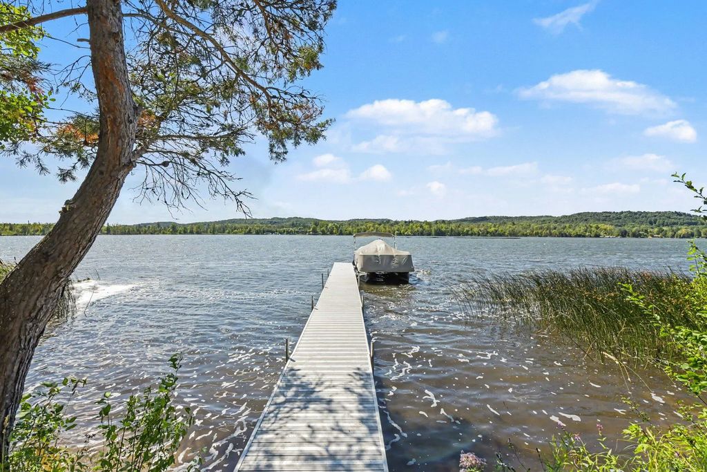 2250 Walleye Lane, Bellaire