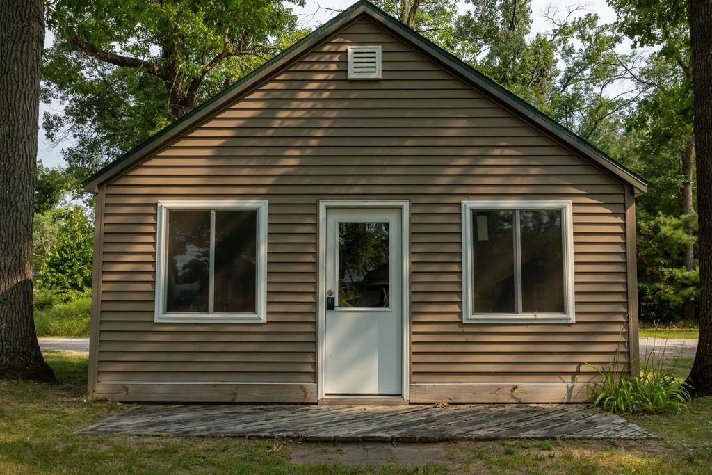 5115 S Straits Highway Cabin 4, Indian River
