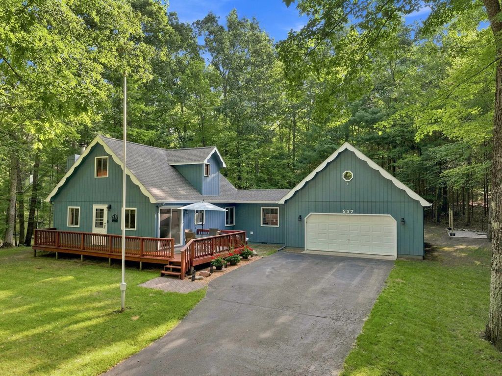 337 Spruce Avenue, Roscommon
