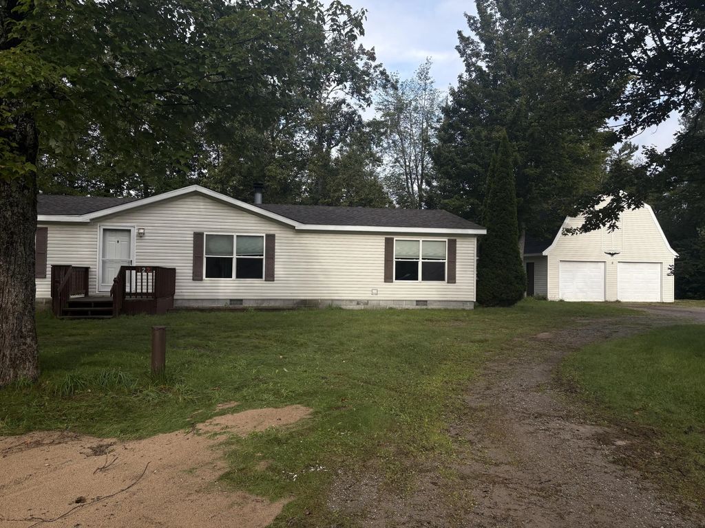 122 Crockett Road, Alpena