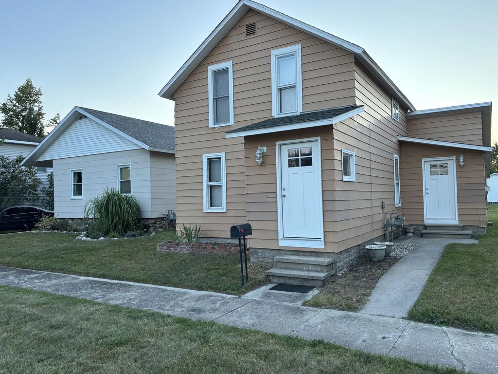 224 S D Street, Cheboygan