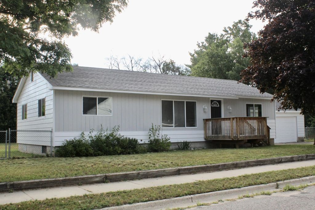 129 Fulton Street, Grayling