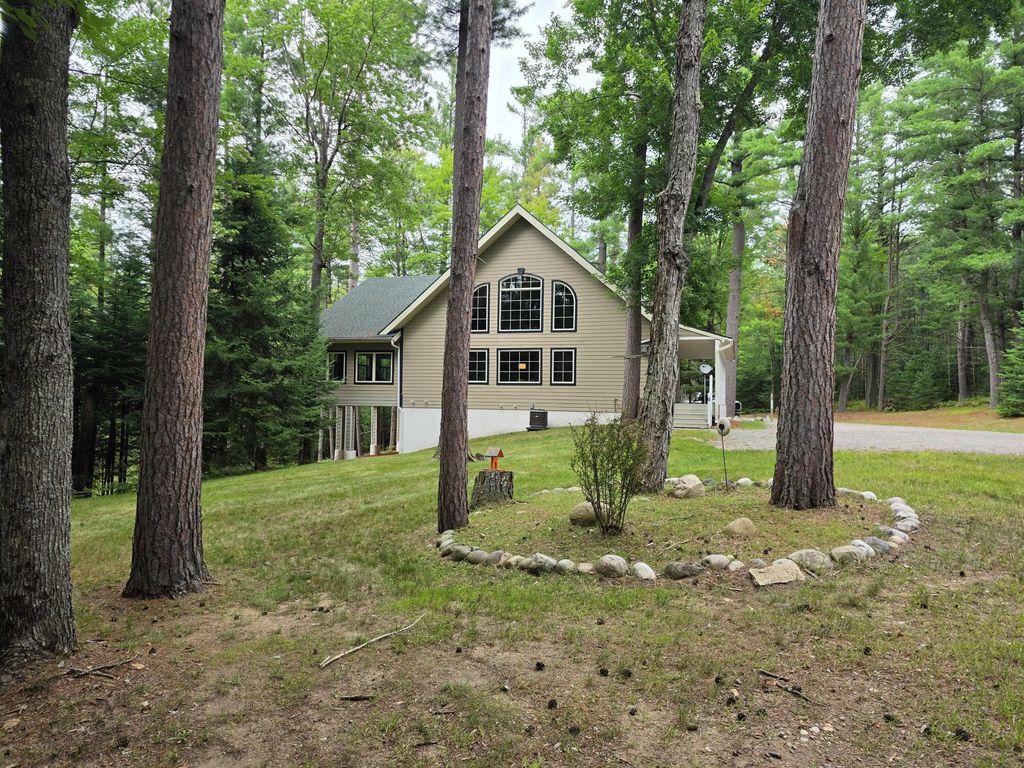 3935 Tara Lane, Grayling