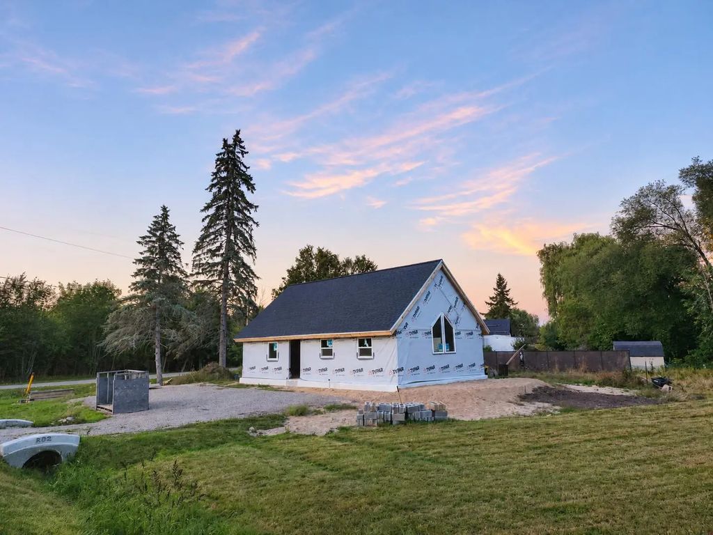 302 George Street, Cheboygan