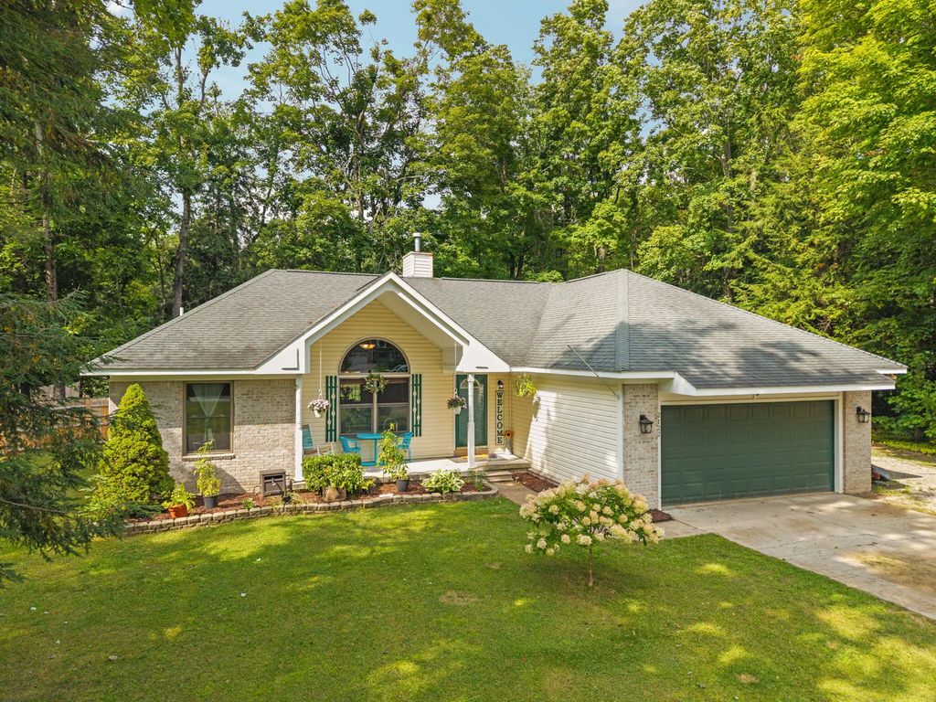 2122 Deepwoods Drive, Gaylord